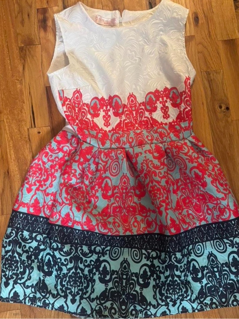 White Textured Sleeveless Top with Pink Woven Label